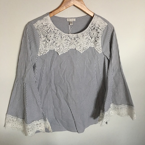 Bell Sleeve Blouse Sz M - Picture 6 of 6